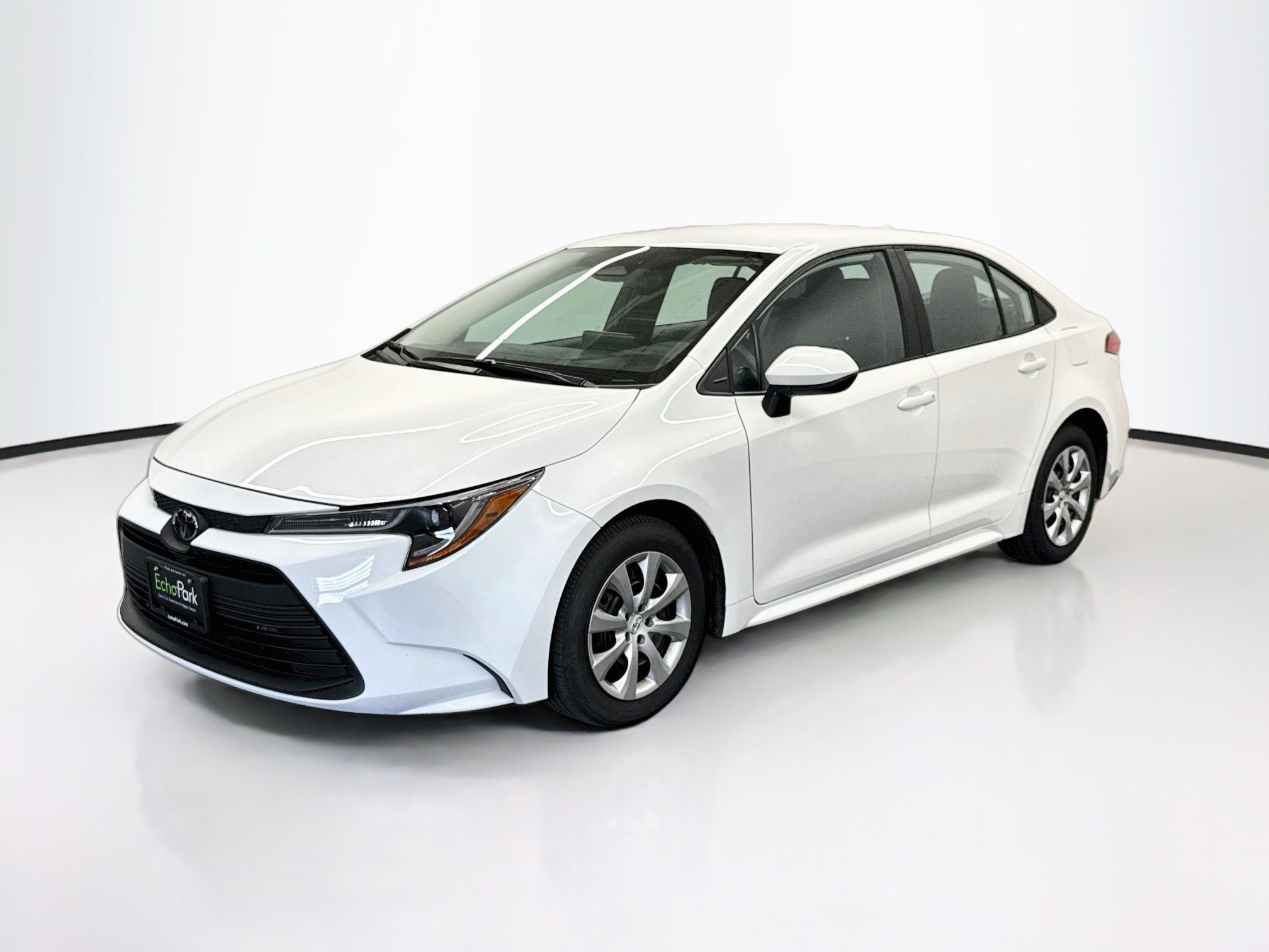 Used 2026 Toyota Corolla LE FWD image 3