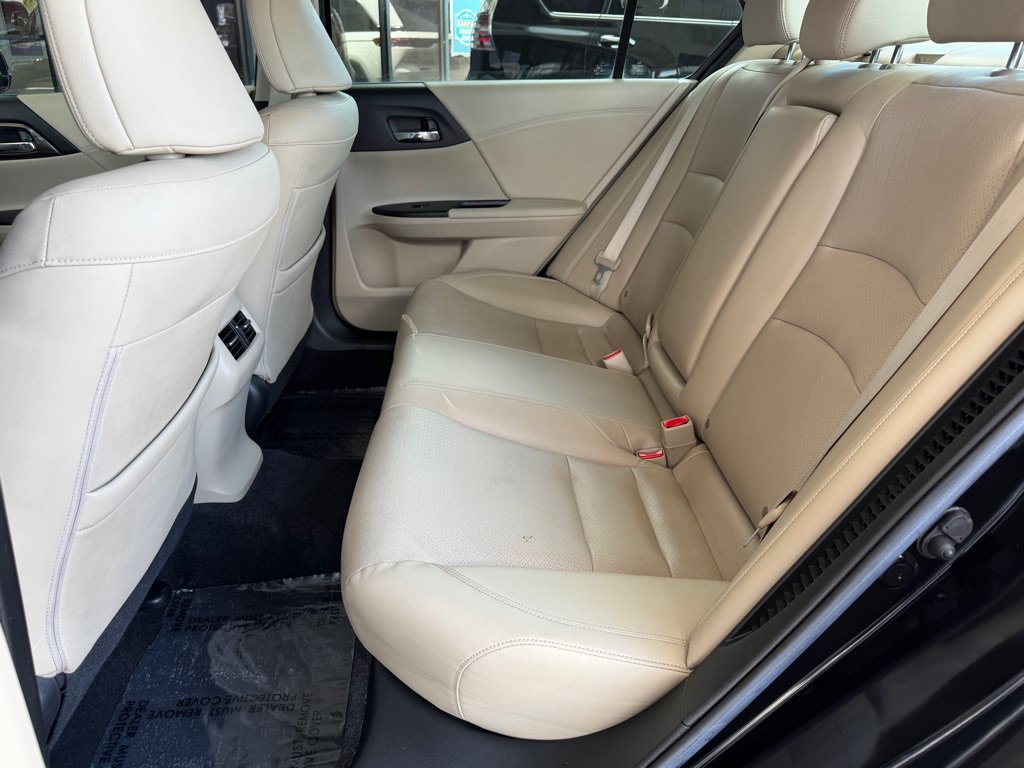 Used 2017 Honda Accord EX-L image 25