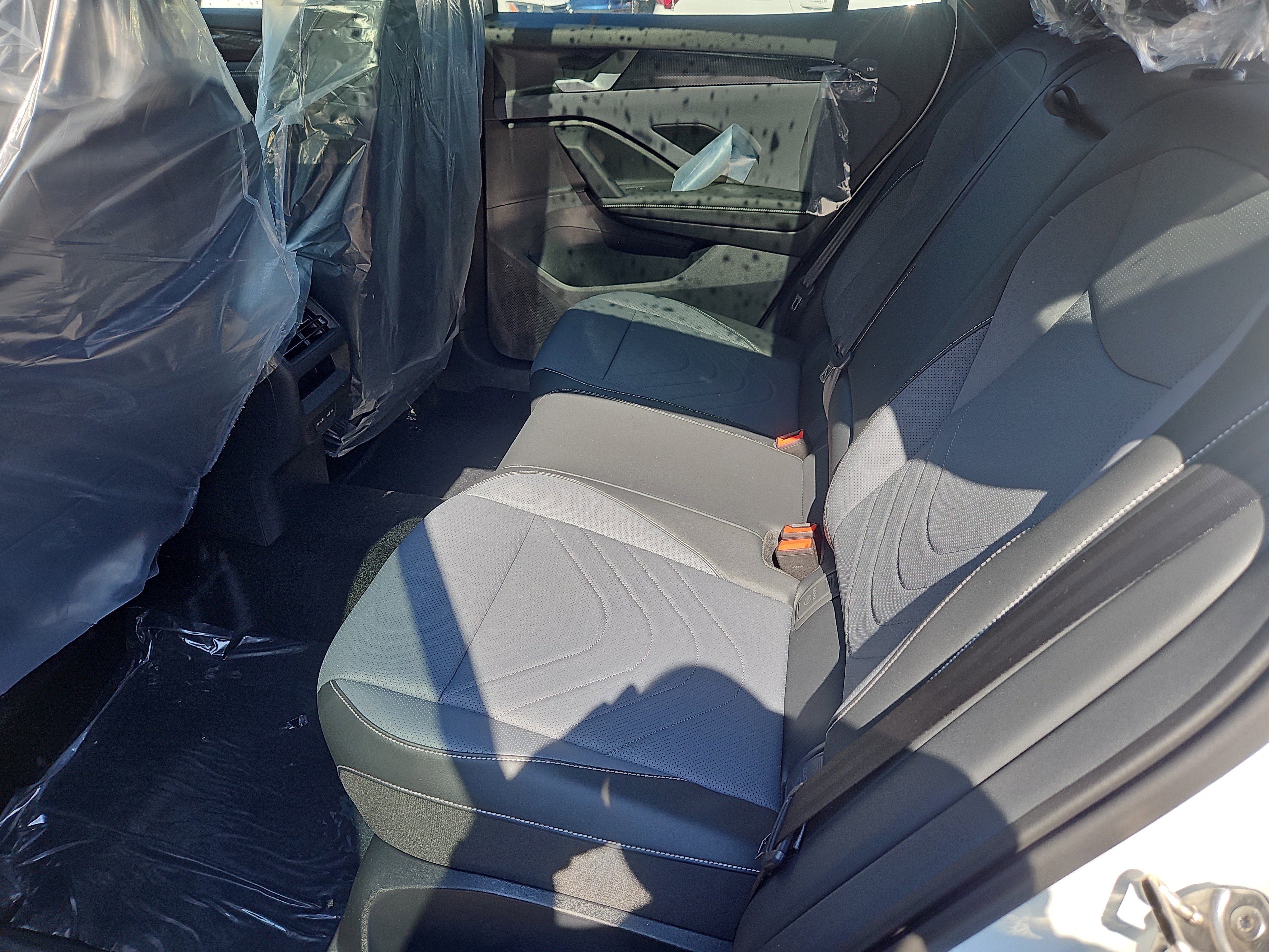 New 2026 Volkswagen Tiguan SE R-Line image 19