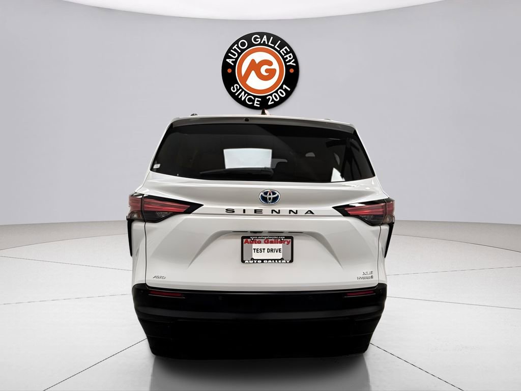 Used 2022 Toyota Sienna XLE w/ XLE Plus Package AWD/4WD image 6