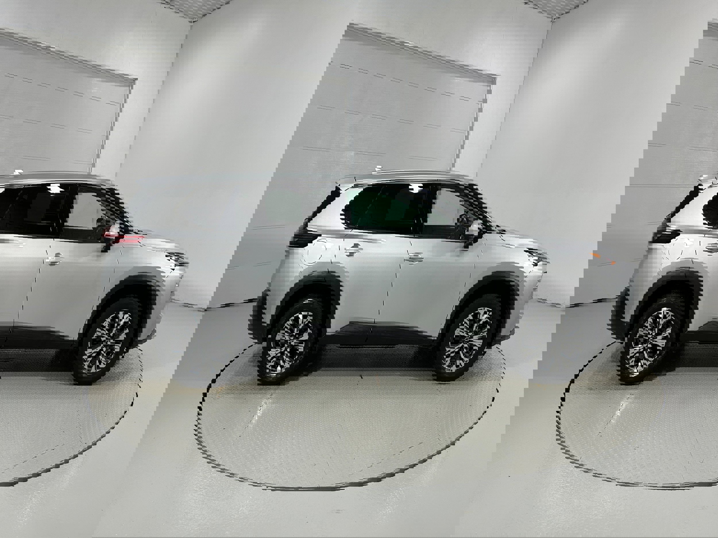 Used 2021 Nissan Rogue SV image 31