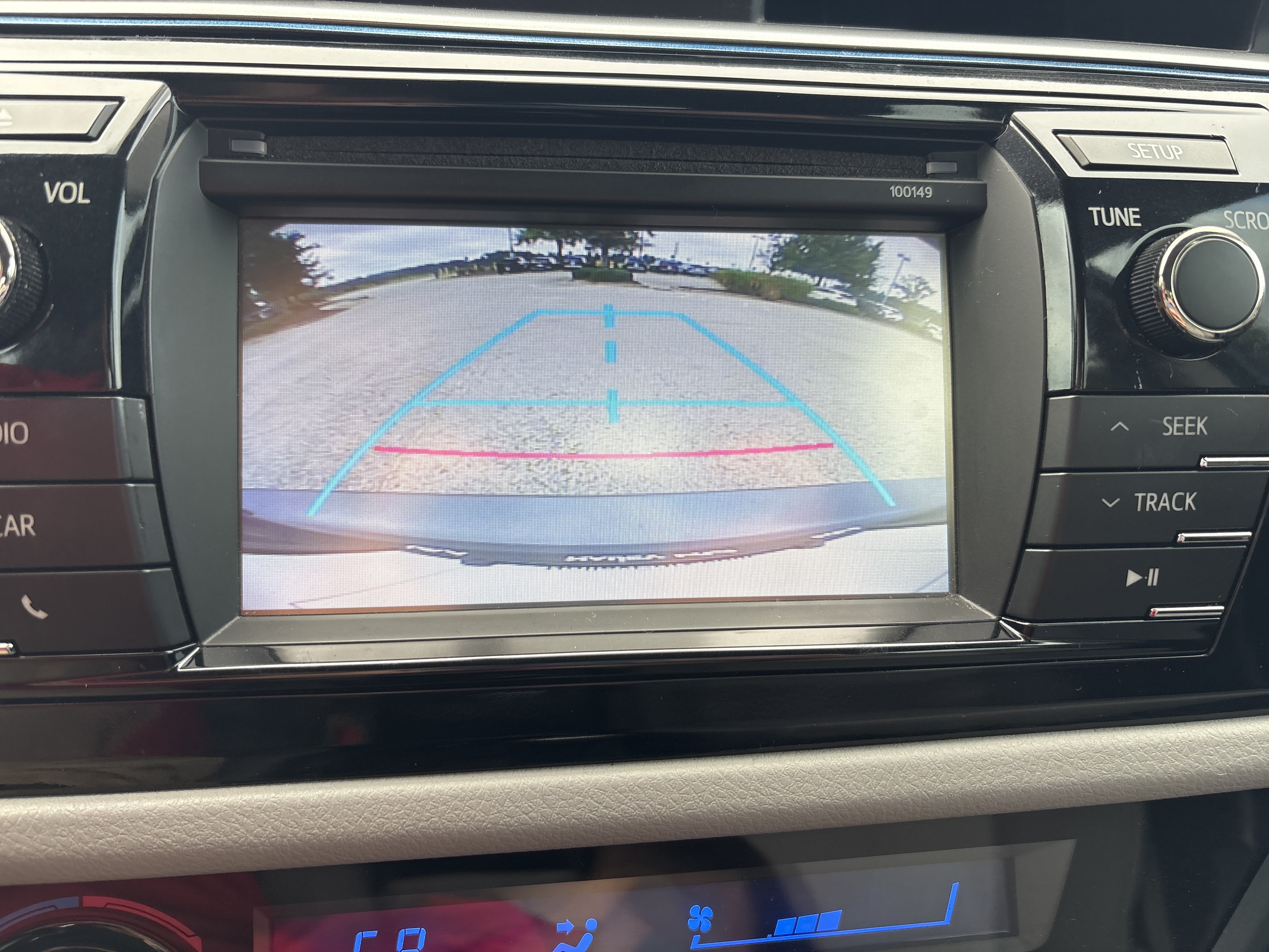 Used 2015 Toyota Corolla LE FWD image 29