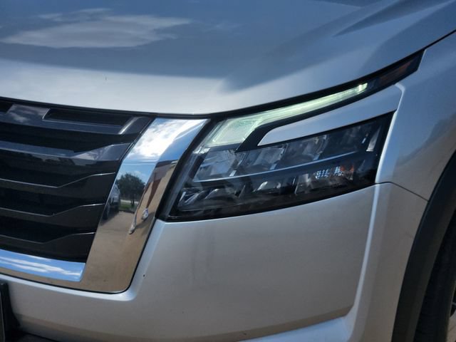 Used 2024 Nissan Pathfinder SV FWD image 7