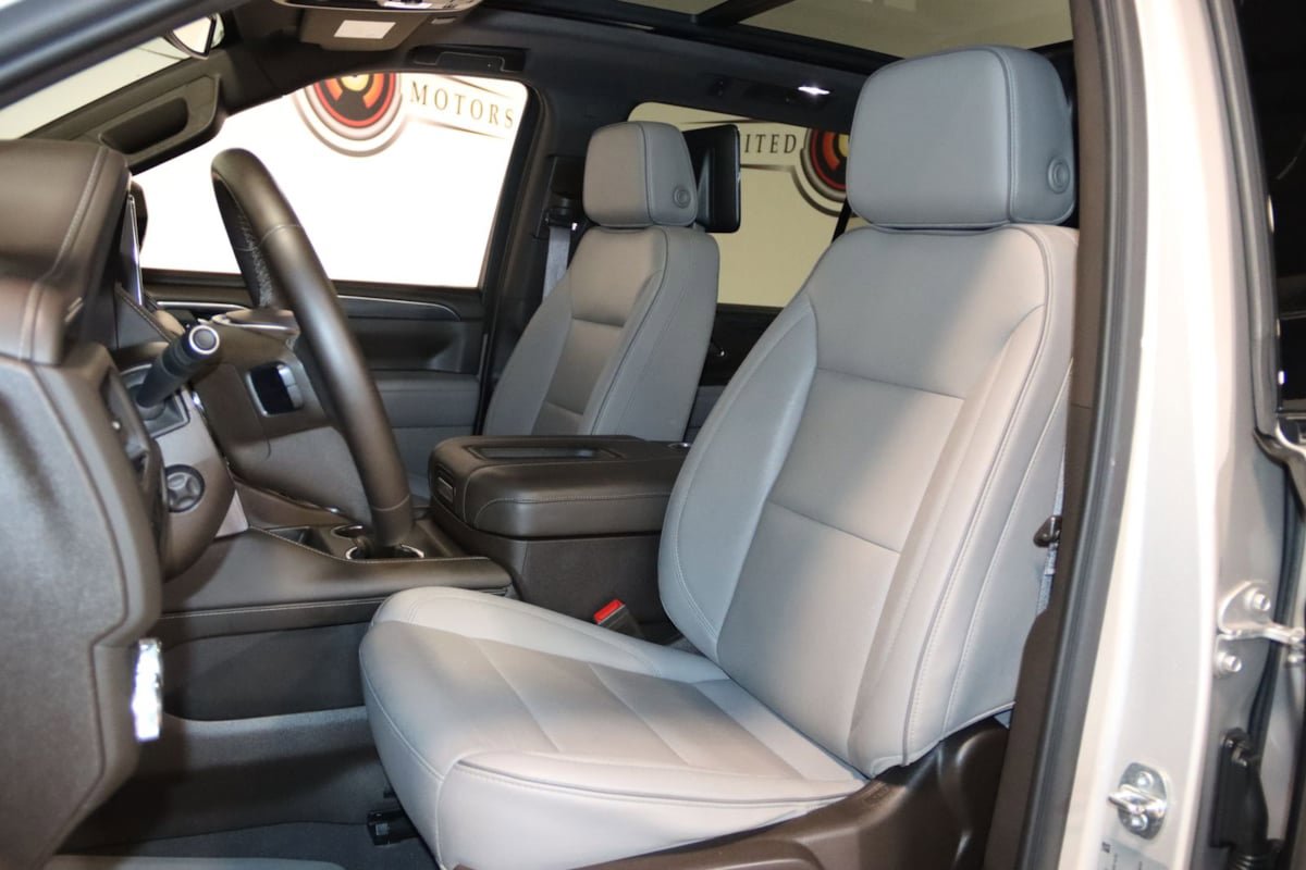 Used 2023 GMC Yukon XL SLT w/ SLT Premium Package AWD/4WD image 46