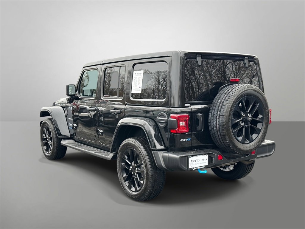 Used 2022 Jeep Wrangler Unlimited Sahara w/ Cold Weather Group image 24