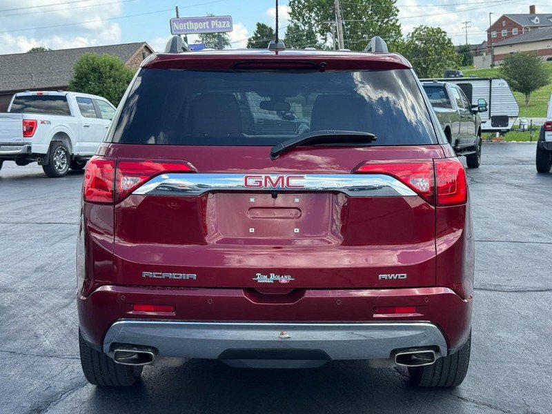 Used 2017 GMC Acadia Denali w/ Technology Package AWD/4WD image 4