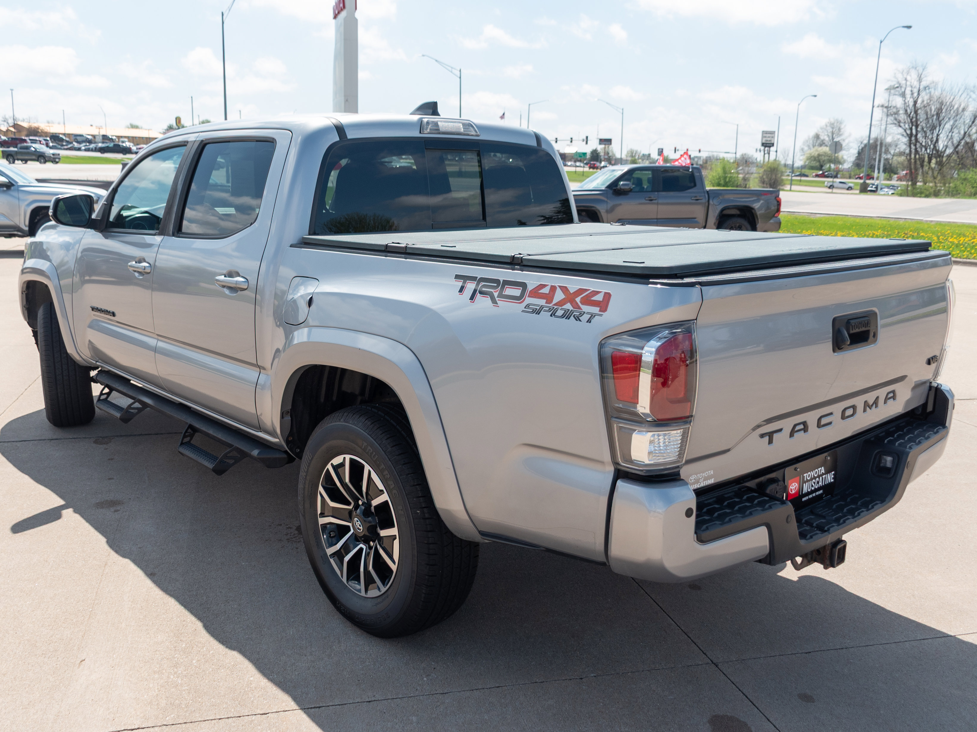 Used 2020 Toyota Tacoma TRD Sport w/ Technology Package image 17