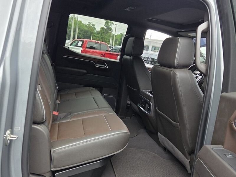 Used 2023 GMC Sierra 1500 Denali AWD/4WD image 16