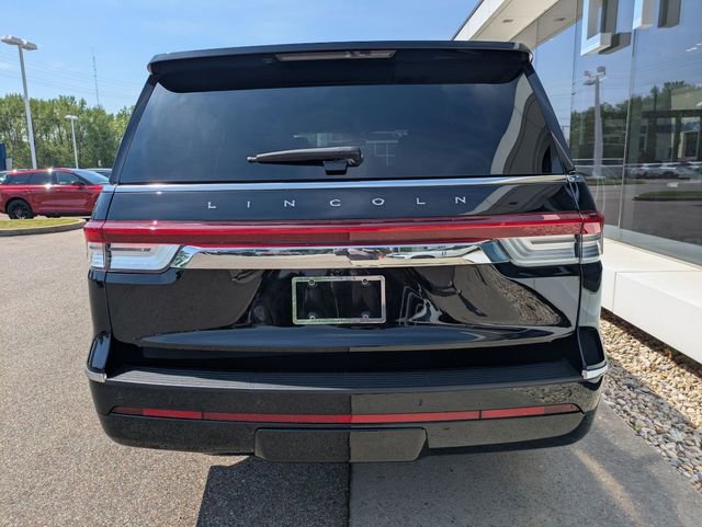 Certified 2023 Lincoln Navigator L Reserve AWD/4WD image 5