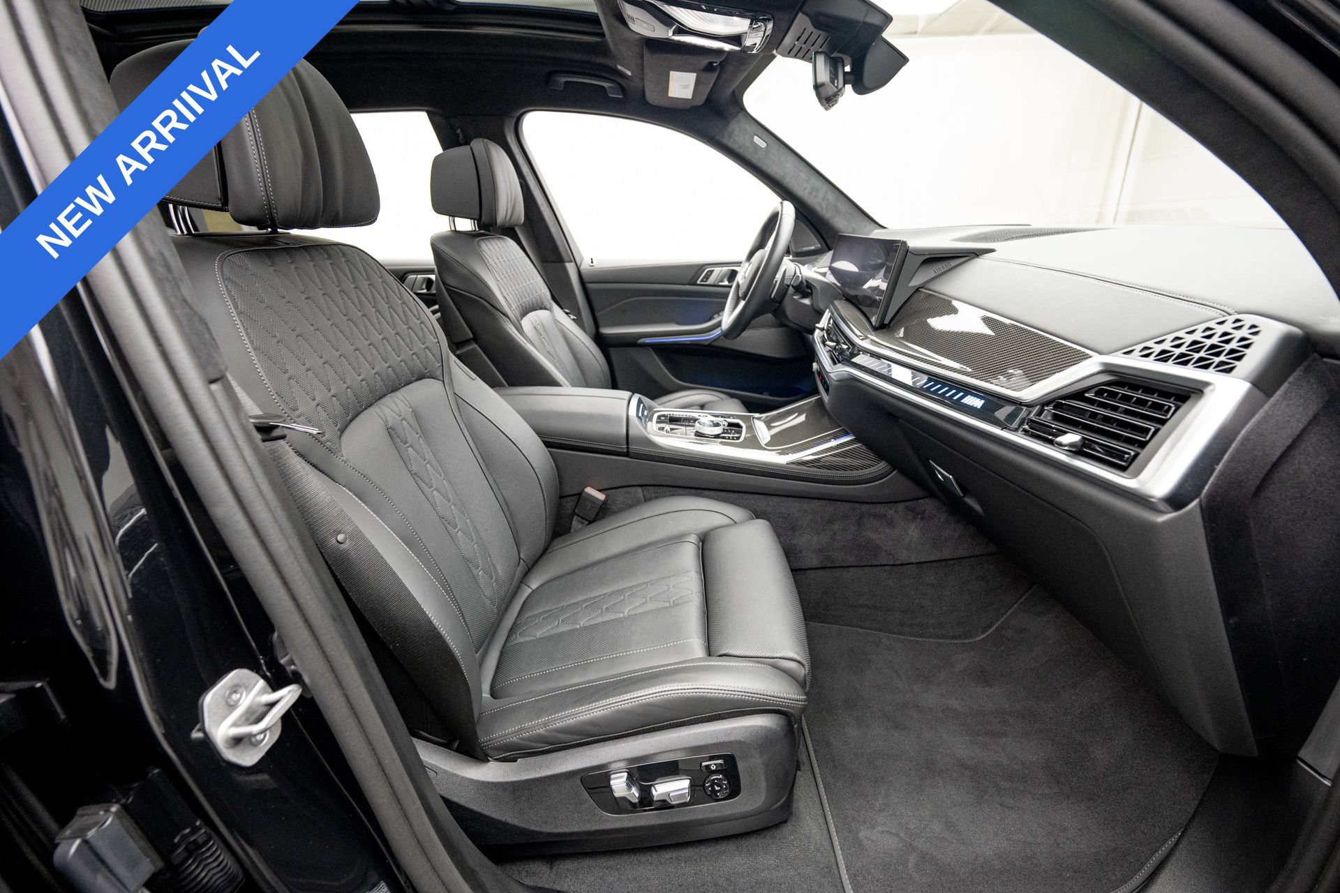 Used 2025 BMW X7 M60i w/ Executive Package AWD/4WD image 14