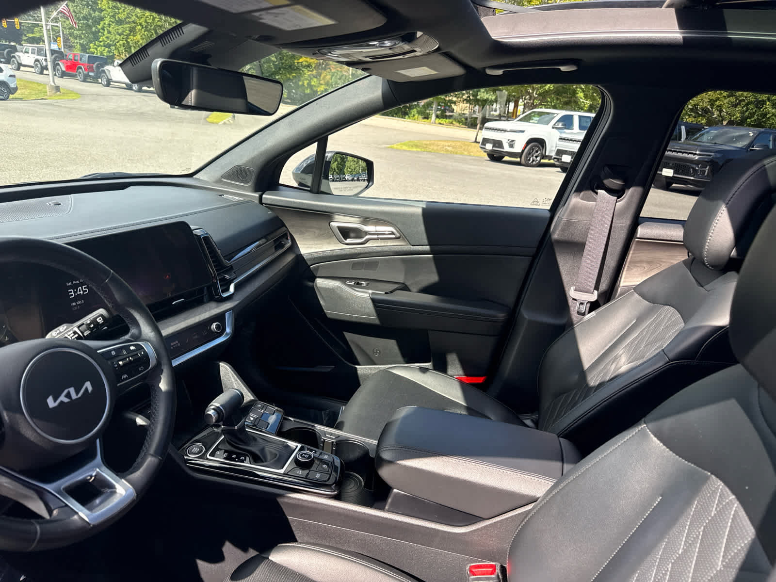 Used 2024 Kia Sportage X-Line w/ X-Line Premium Package AWD/4WD image 16