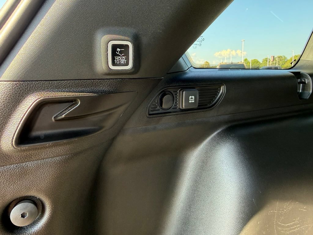 Used 2025 Jeep Grand Cherokee Limited RWD image 35