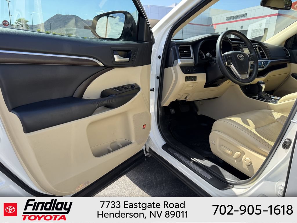 Certified 2016 Toyota Highlander Limited FWD image 5