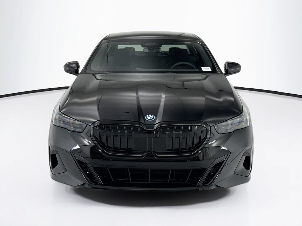 New 2027 BMW 550e xDrive AWD/4WD image 2