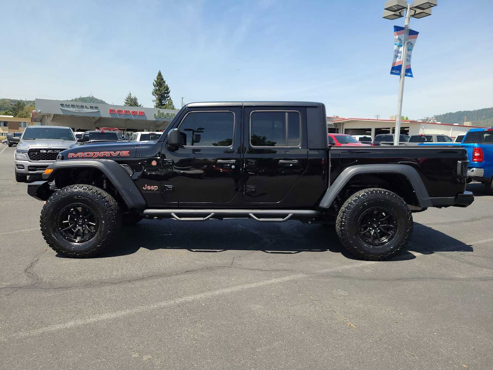 Used 2021 Jeep Gladiator Mojave AWD/4WD image 11