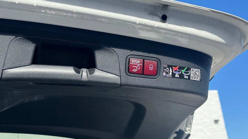 Used 2025 Mercedes-Benz GLE 350 4MATIC image 11