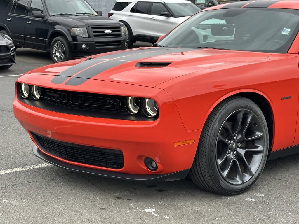 Used 2018 Dodge Challenger R/T w/ Blacktop Package image 29
