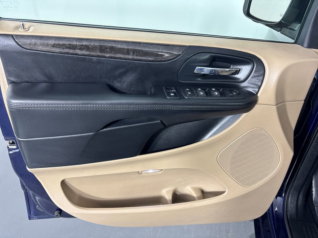 Used 2016 Dodge Grand Caravan SE w/ Quick Order Package 29E SE image 21