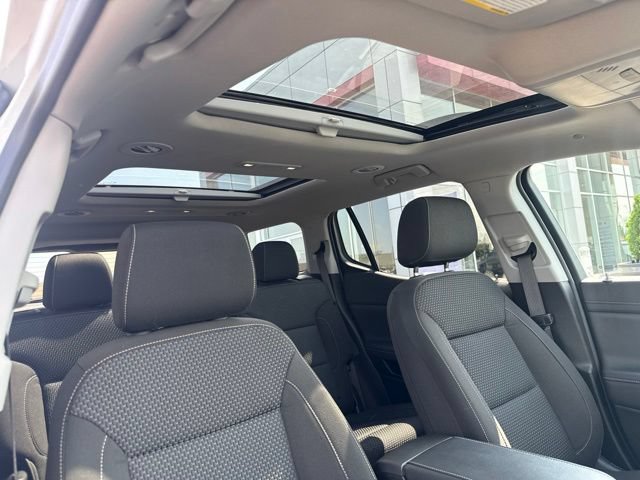 Used 2023 GMC Acadia SLE w/ Driver Convenience Package FWD image 25