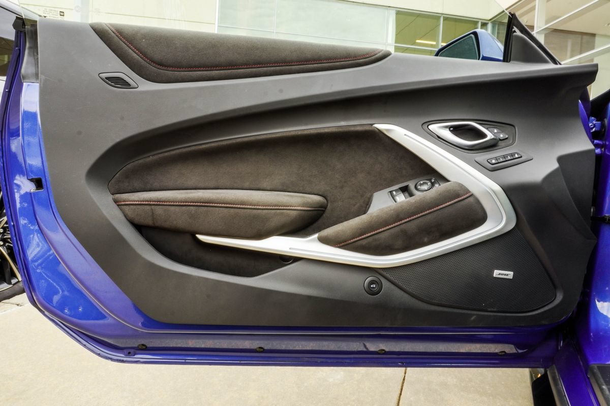 Used 2022 Chevrolet Camaro ZL1 RWD image 28