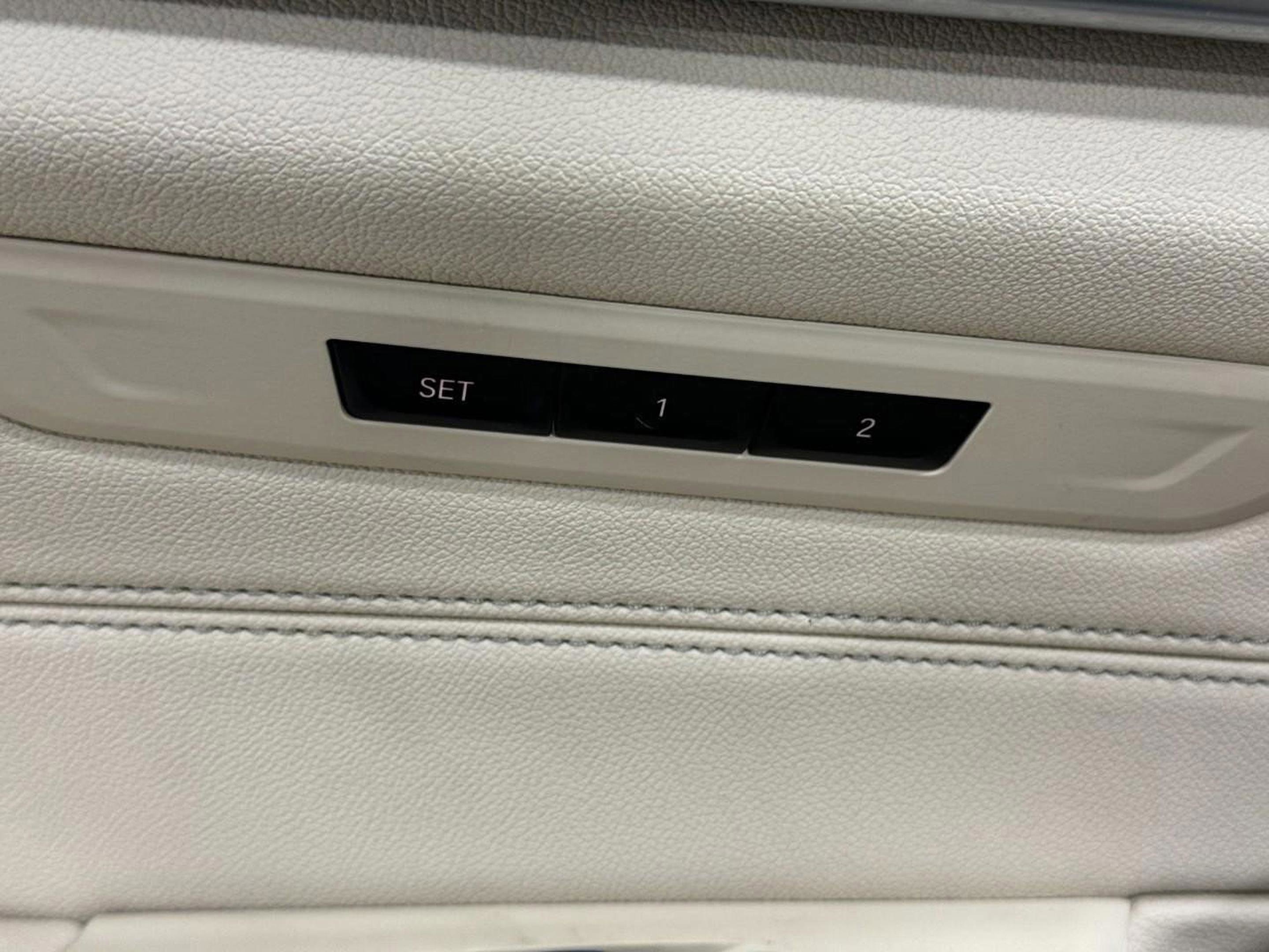 Used 2022 BMW 540i xDrive w/ Premium Package image 21