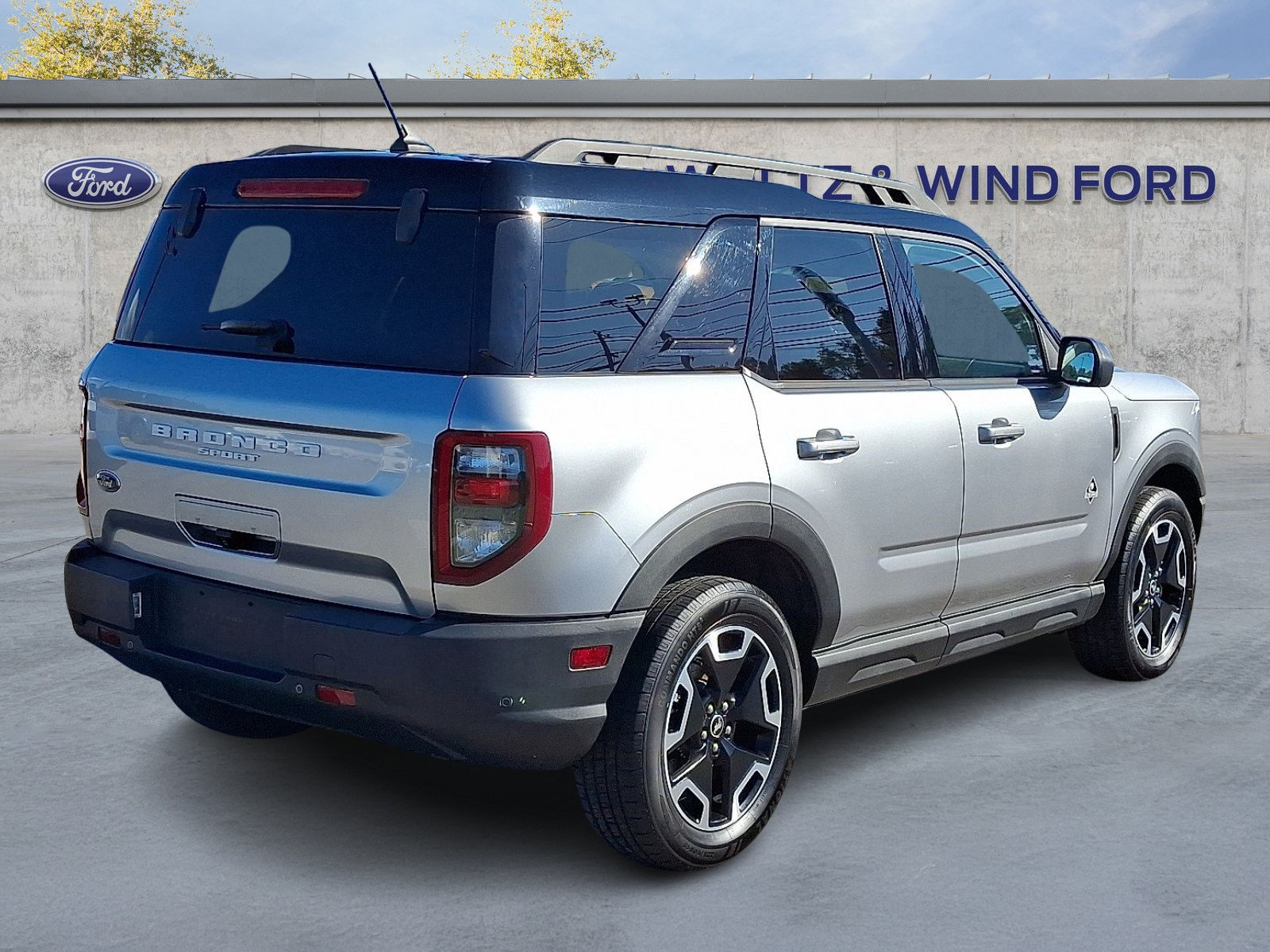 Used 2022 Ford Bronco Sport Outer Banks w/ Tech Package AWD/4WD image 6