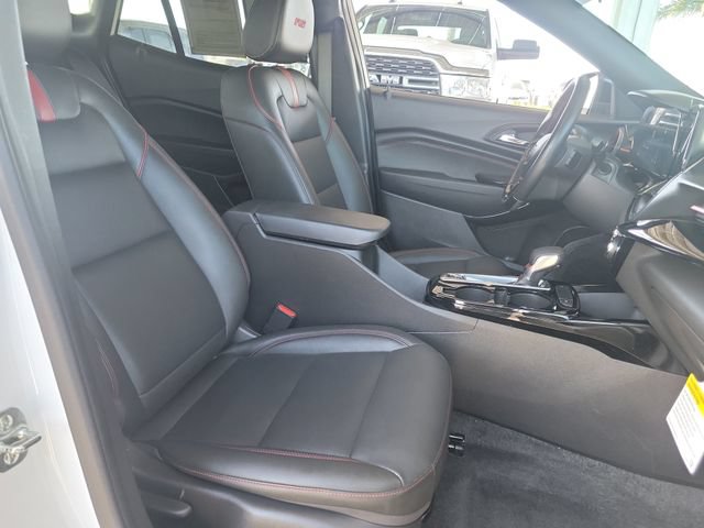 Used 2025 Chevrolet Trax RS FWD image 24