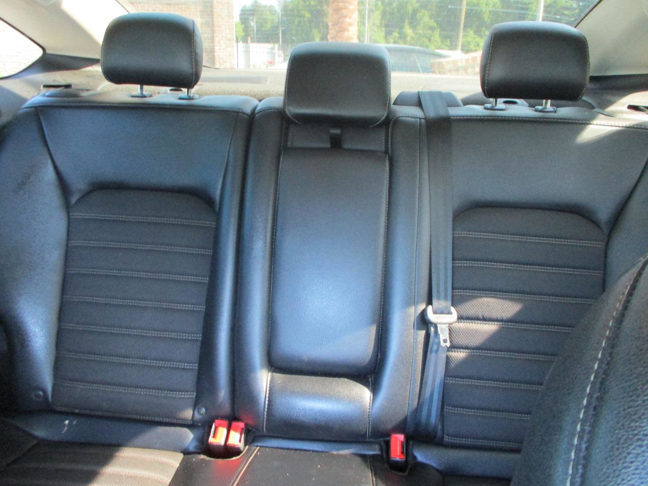 Used 2017 Ford Fusion SE w/ Equipment Group 201A image 18