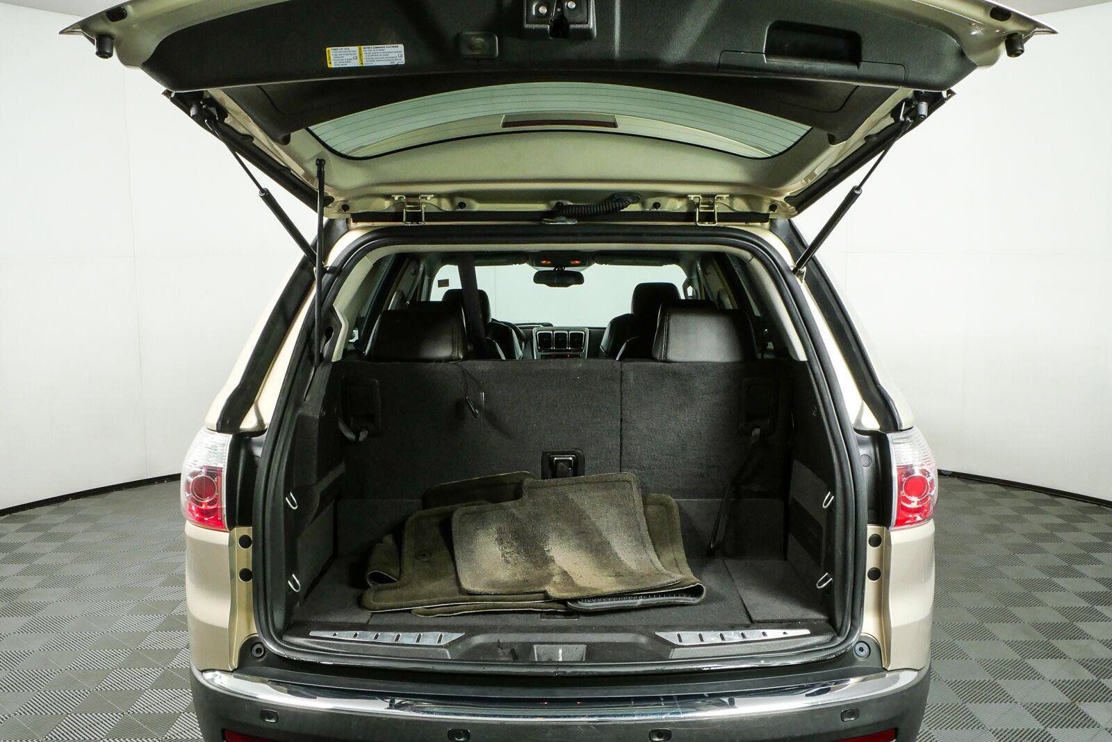 Used 2008 GMC Acadia SLT w/ Convenience Package FWD image 29
