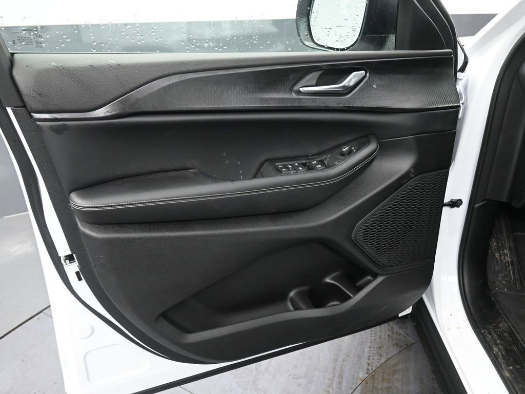 New 2026 Jeep Grand Cherokee L Laredo w/ Trailer Tow Package image 14