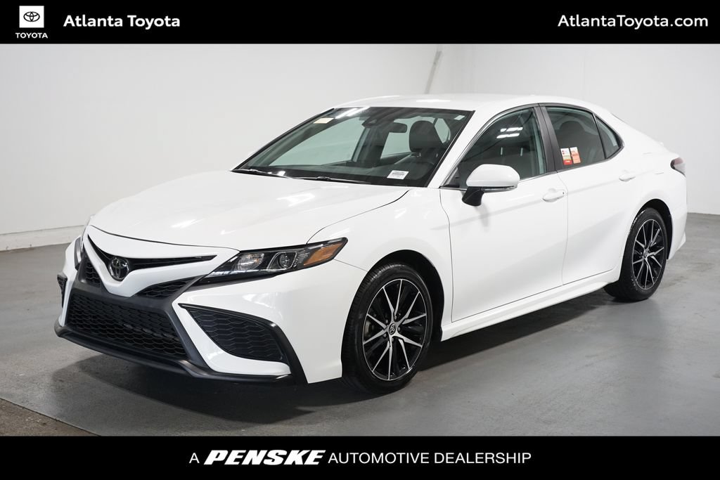 Certified 2024 Toyota Camry SE FWD image 1