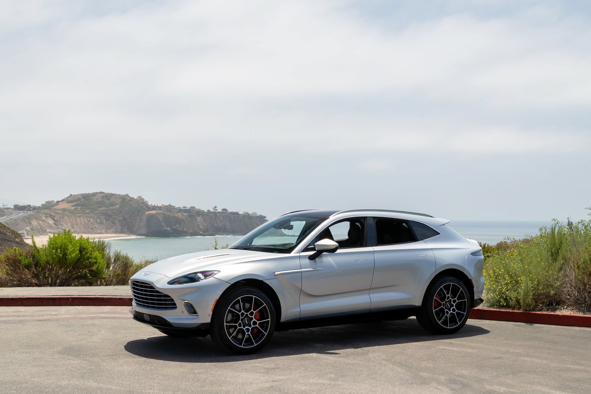 Used 2021 Aston Martin DBX AWD/4WD image 22