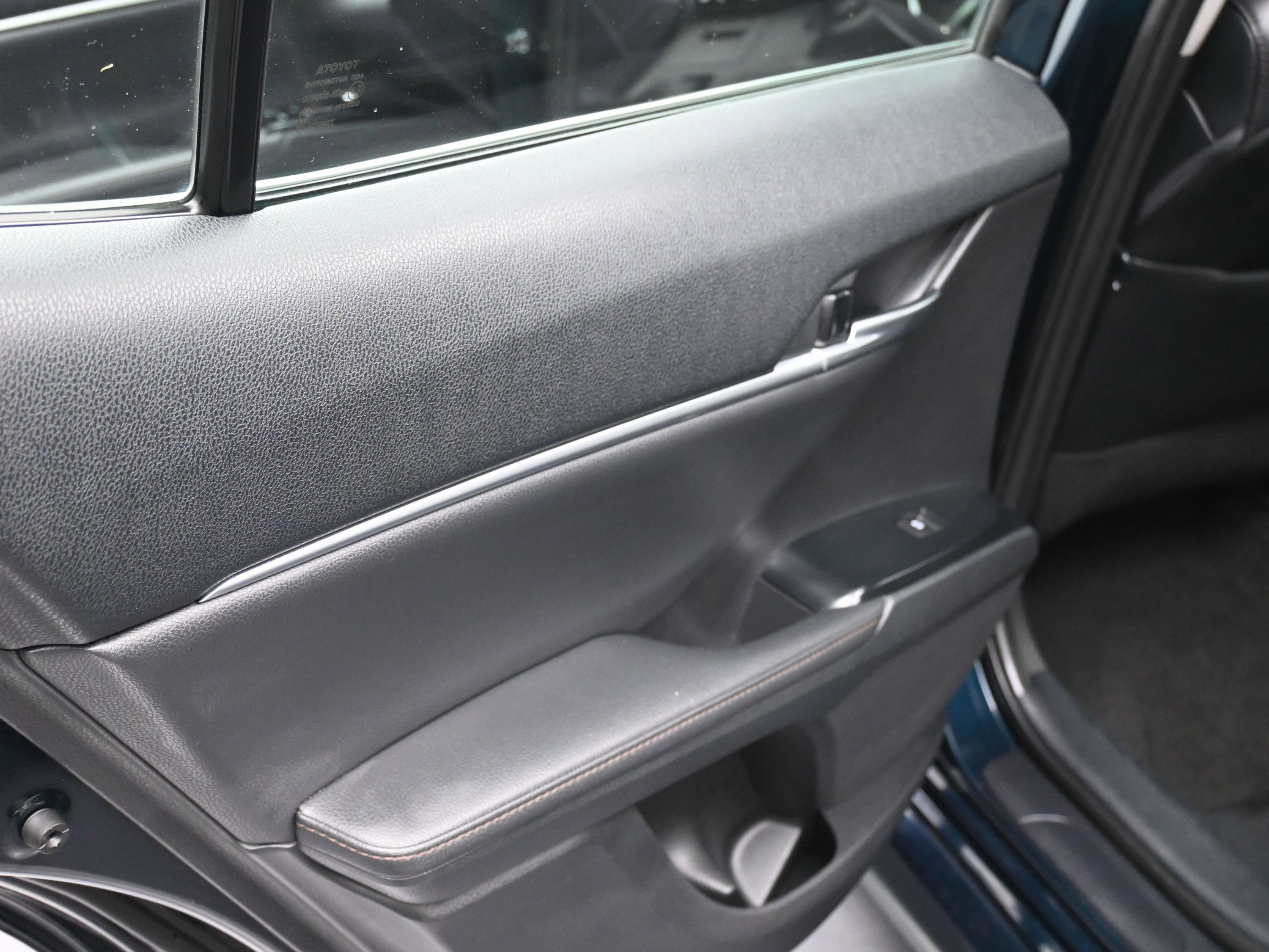 Used 2020 Toyota Camry XLE image 20