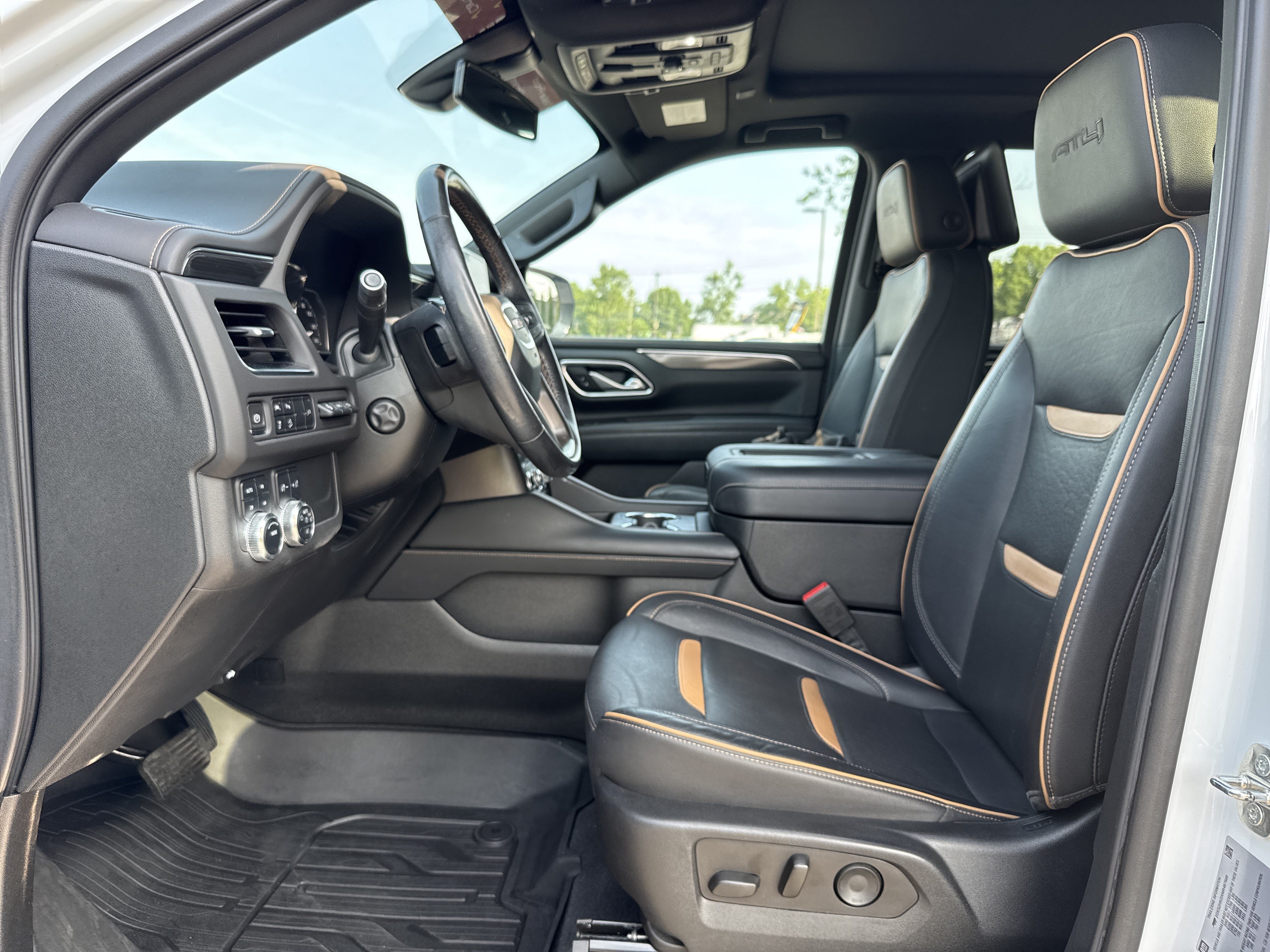 Used 2021 GMC Yukon XL AT4 w/ Rear Media and Nav Package AWD/4WD image 16