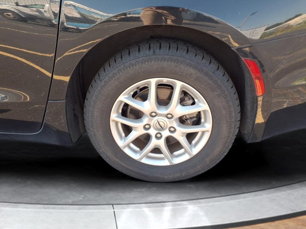 Used 2024 Chrysler Pacifica Touring-L FWD image 16