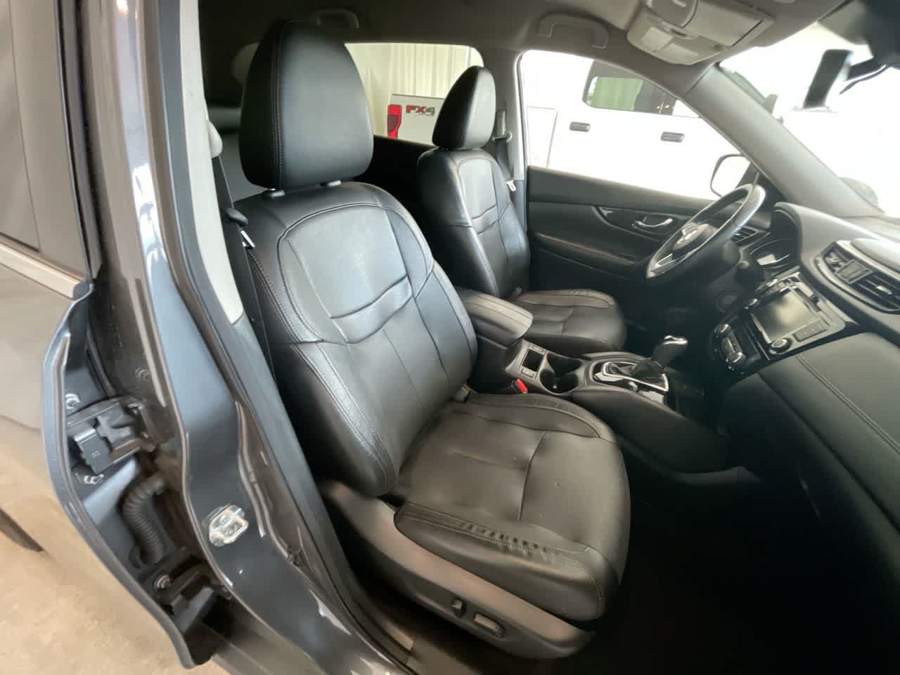 Used 2019 Nissan Rogue SL AWD/4WD image 24