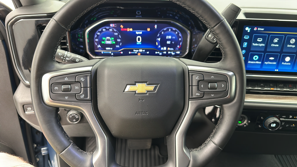 Used 2024 Chevrolet Silverado 1500 LT AWD/4WD image 17
