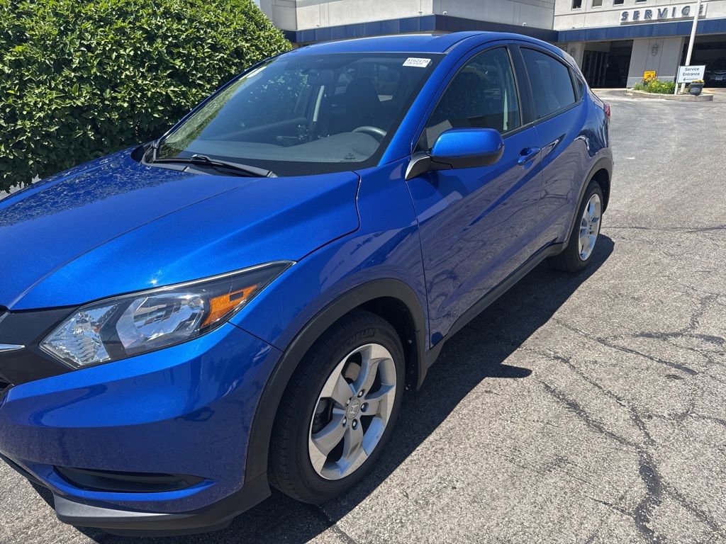 Used 2018 Honda HR-V LX image 2