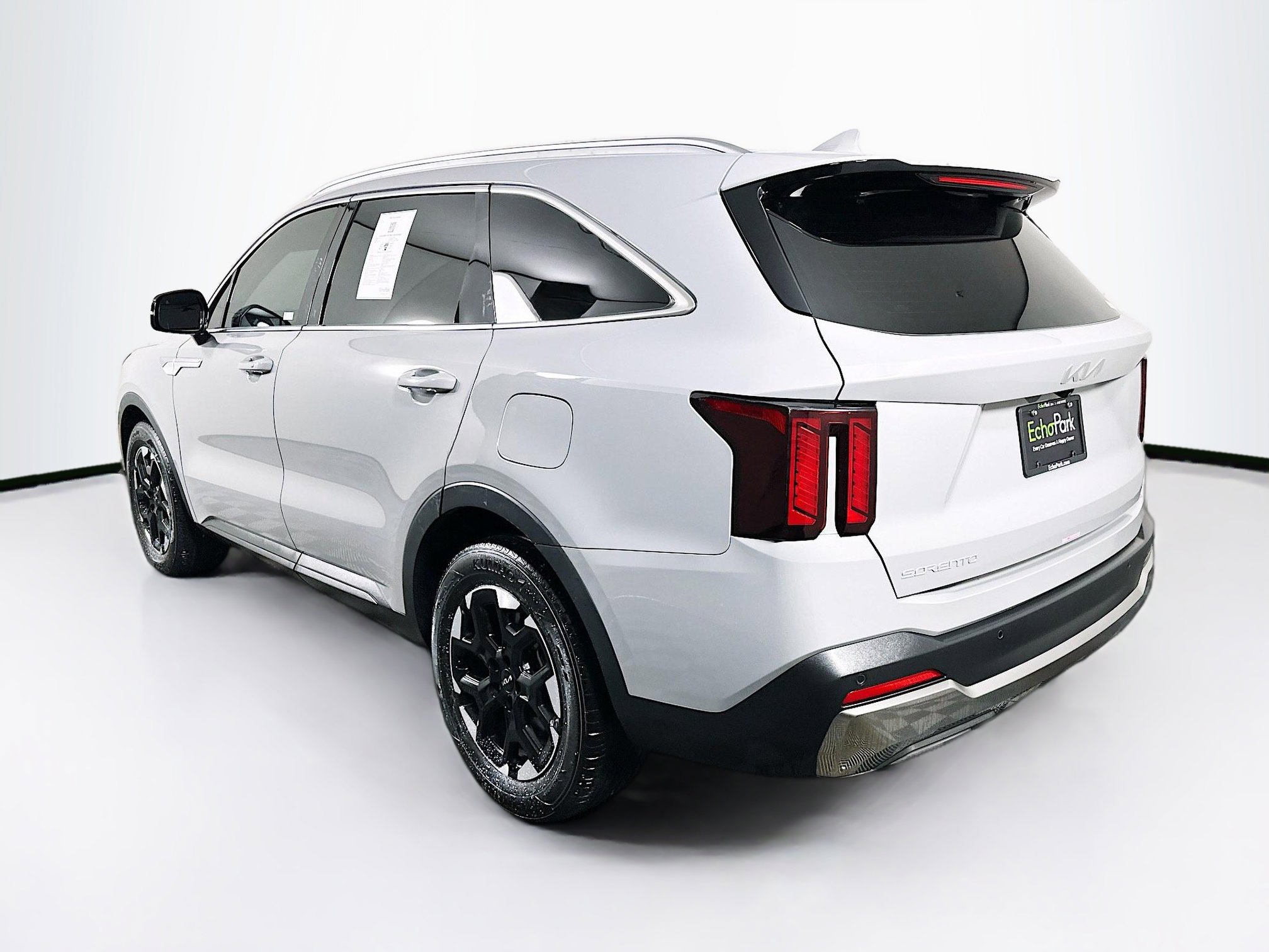 Used 2025 Kia Sorento S image 5