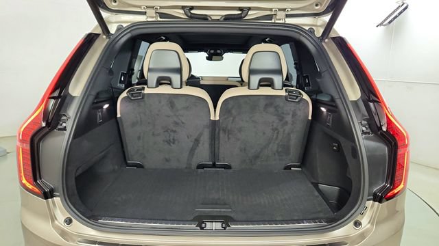New 2026 Volvo XC90 T8 Plus w/ Protection Package Premier AWD/4WD image 41