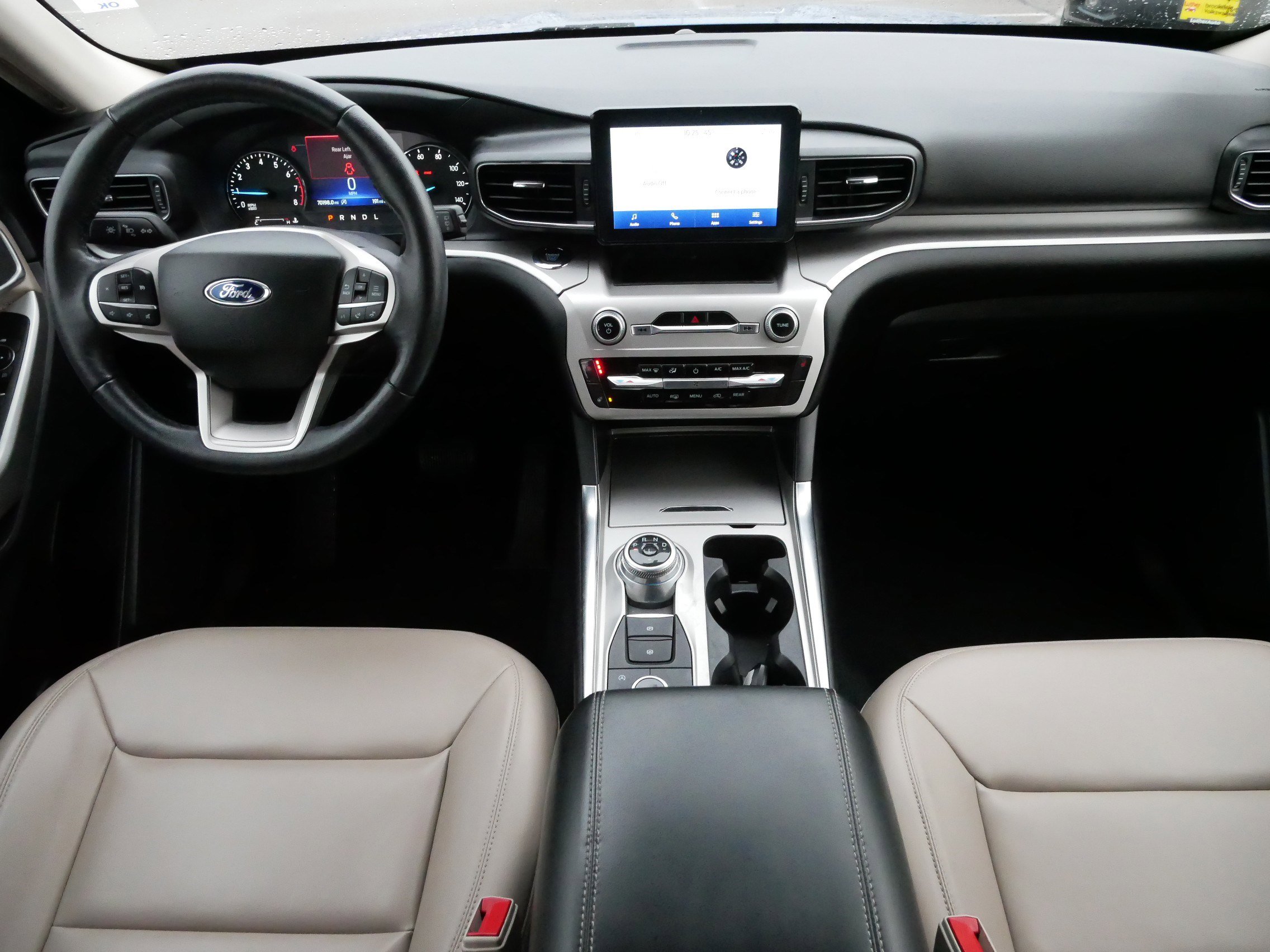 Used 2022 Ford Explorer XLT image 10