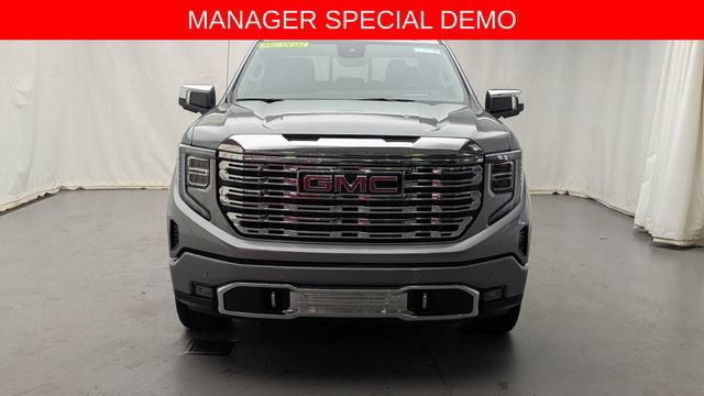 Used 2026 GMC Sierra 1500 Denali w/ Denali Reserve Package AWD/4WD image 3