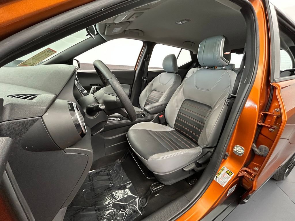 Used 2023 Nissan Kicks SR w/ SR Premium Package FWD image 12