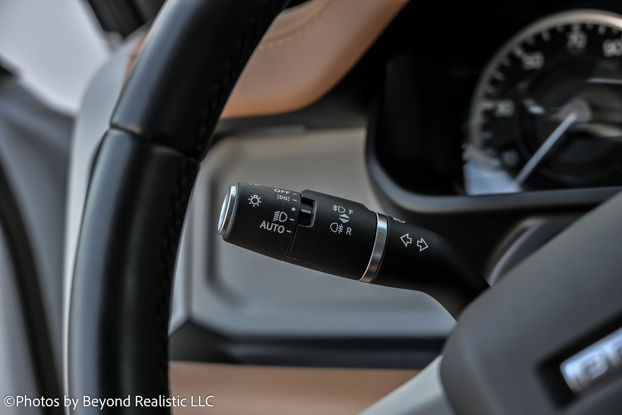 Used 2023 Land Rover Defender 130 SE image 36