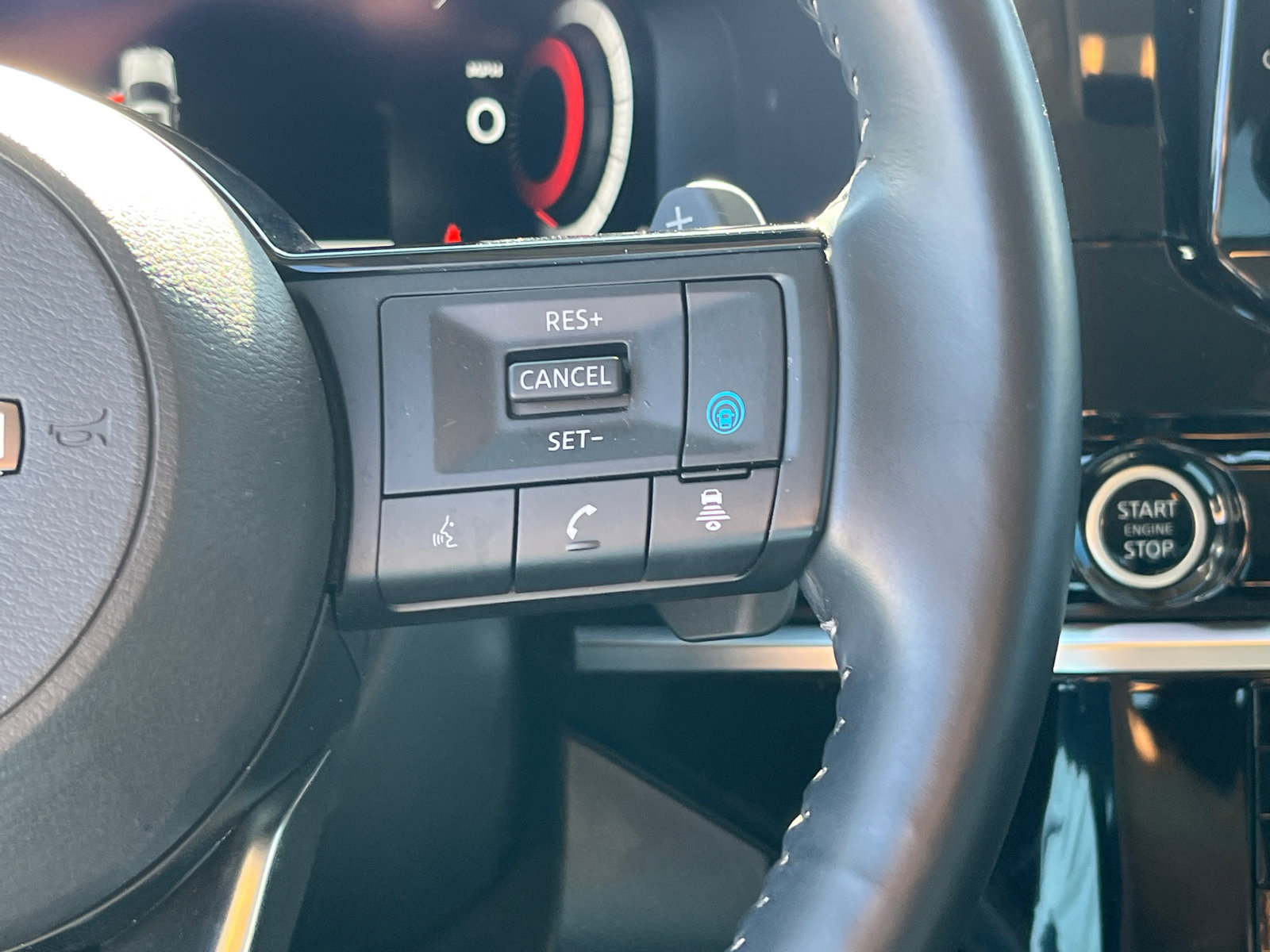 Used 2023 Nissan Pathfinder Platinum image 18