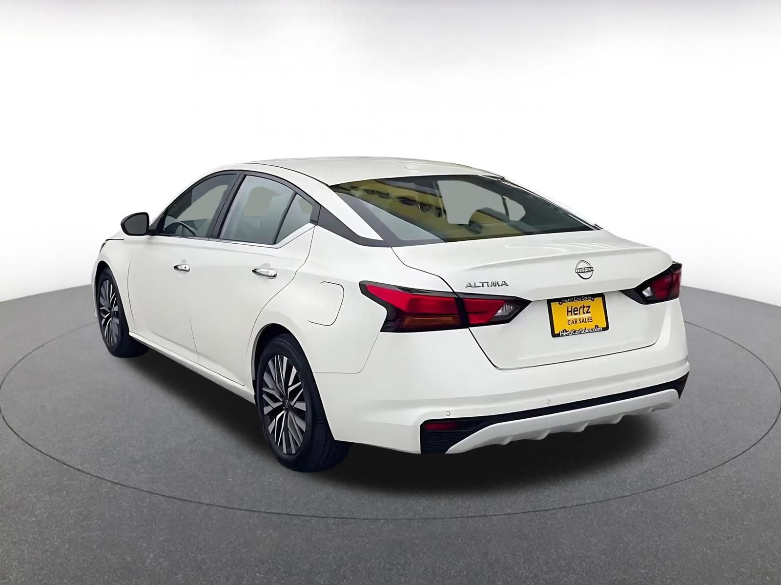 Used 2025 Nissan Altima 2.5 SV FWD image 11