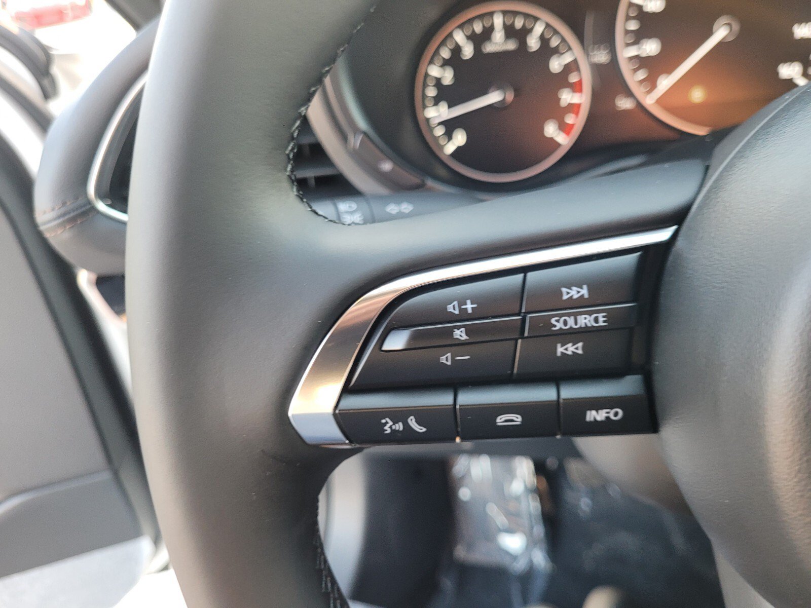 New 2026 MAZDA MAZDA3 2.5 S Hatchback w/ Premium Pkg FWD image 29