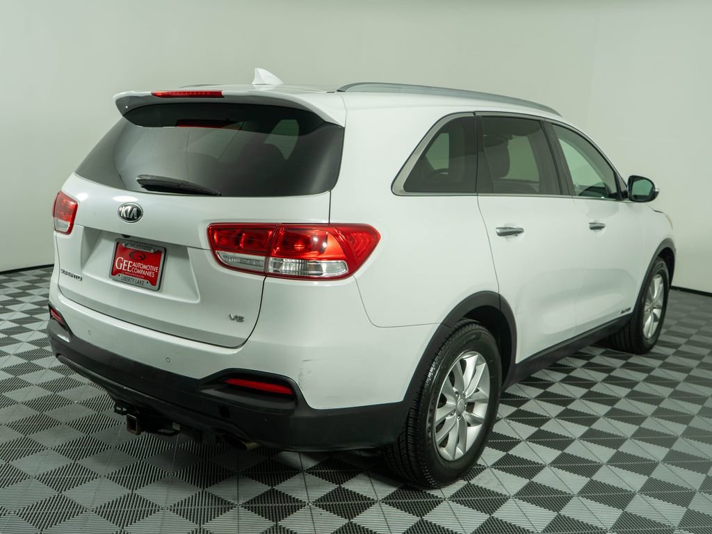 Used 2016 Kia Sorento LX w/ LX Convenience Package AWD/4WD image 6