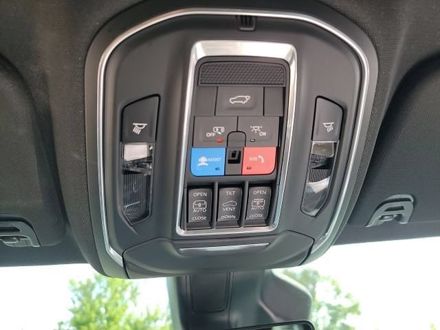 Used 2023 Jeep Wagoneer 4WD w/ Premium Group I image 16