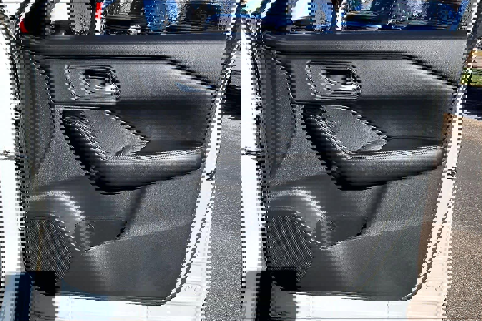 Used 2025 Nissan Rogue SV image 22